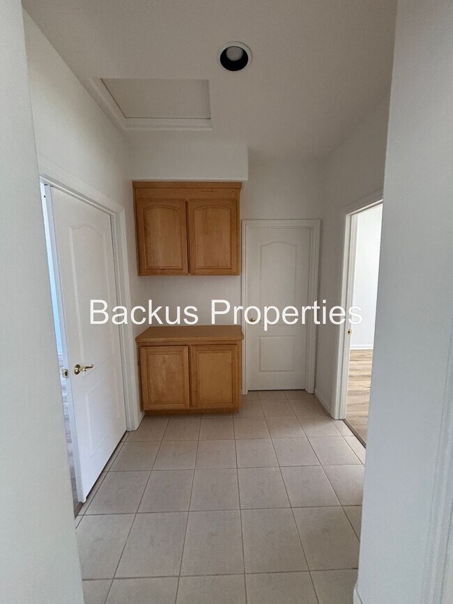 Building Photo - Wonderful corner three bedroom home at Las Palmas II