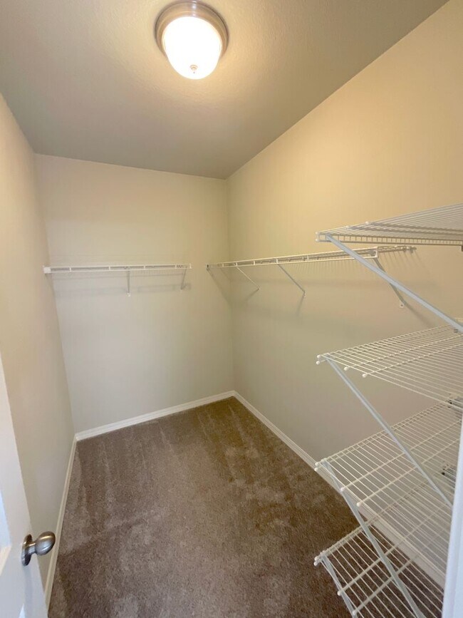Building Photo - 2 Bedroom Home Available Near S Union Blvd & Martin Luther Kings Jr Bypass!
