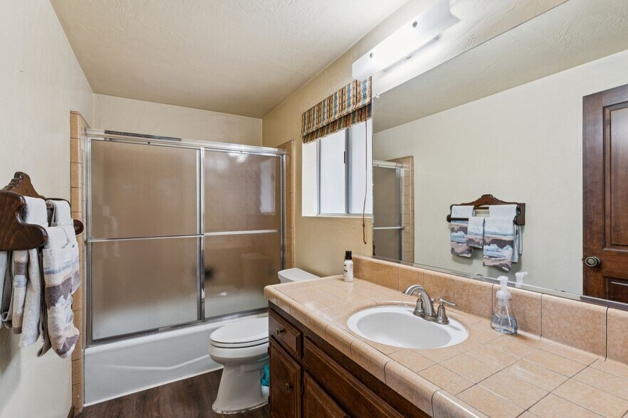 Building Photo - 1301 Calgary Dr