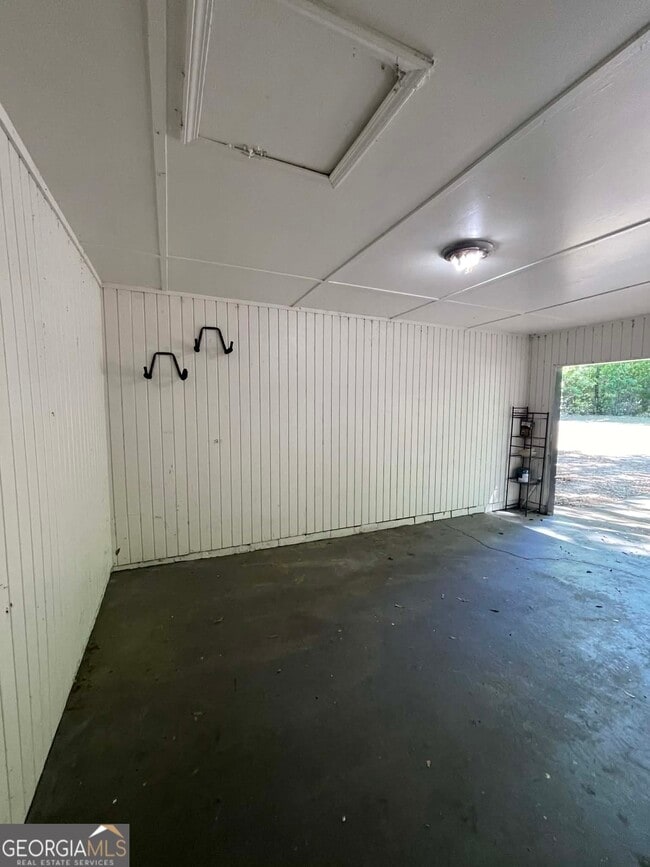 Building Photo - 205 Merlin Dr