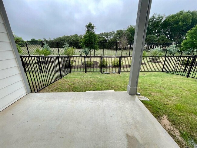 Building Photo - 2725 Woodall Dr