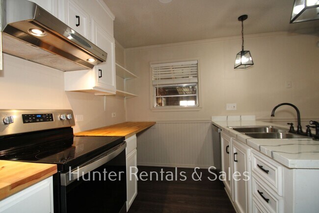 Building Photo - Won't Last!