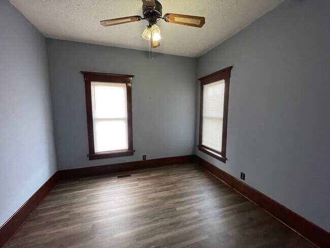 Building Photo - 3 bed 1 bath, country character and historic charm, Large shop, upstairs bonus room ,lots of uniq...