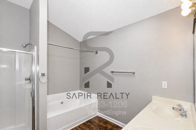 Building Photo - 2552 Avery Park Cir