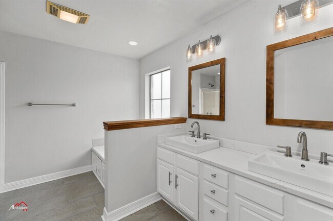 Building Photo - 2309 Tallgrass Cir