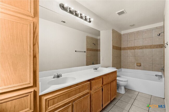 Building Photo - 1405 Chips Dr