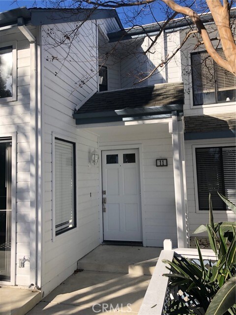 Building Photo - 11 Briarglen