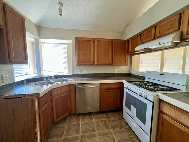 Building Photo - 6503 Marinwood Dr