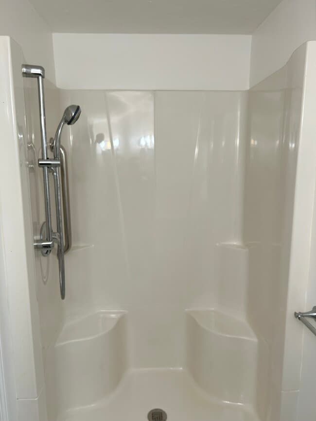 Building Photo - 80 Montclair Ave