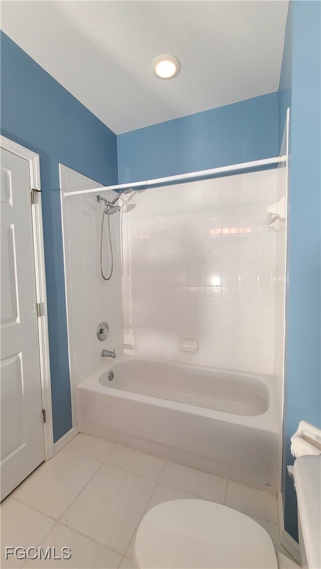 Building Photo - 14571 Daffodil Dr