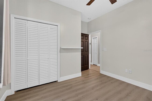 Building Photo - 10725 Banfield Dr