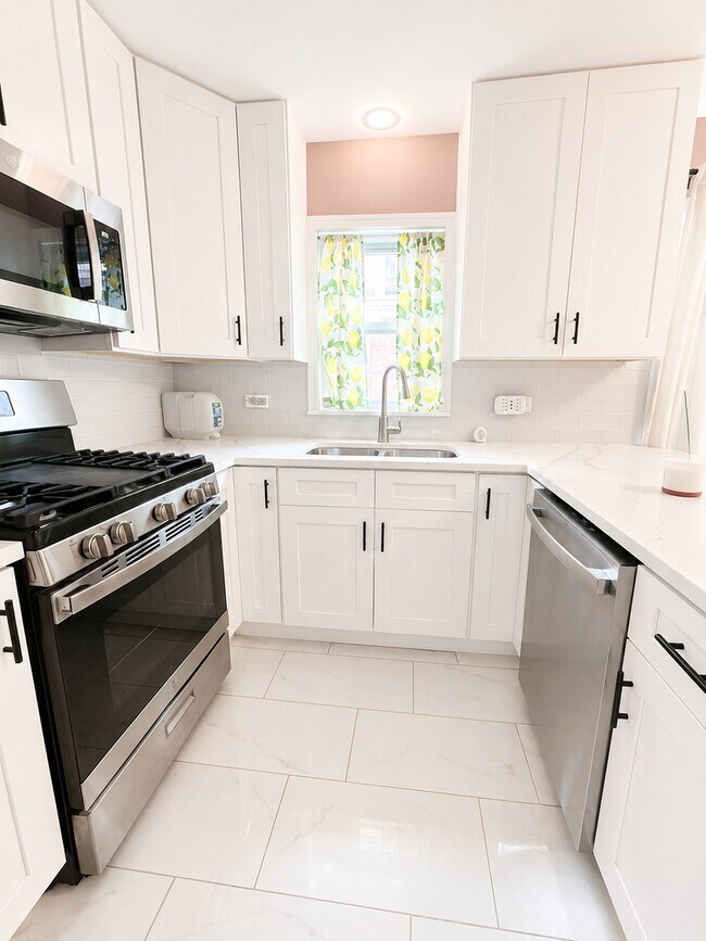 Building Photo - 3713 W 83rd St