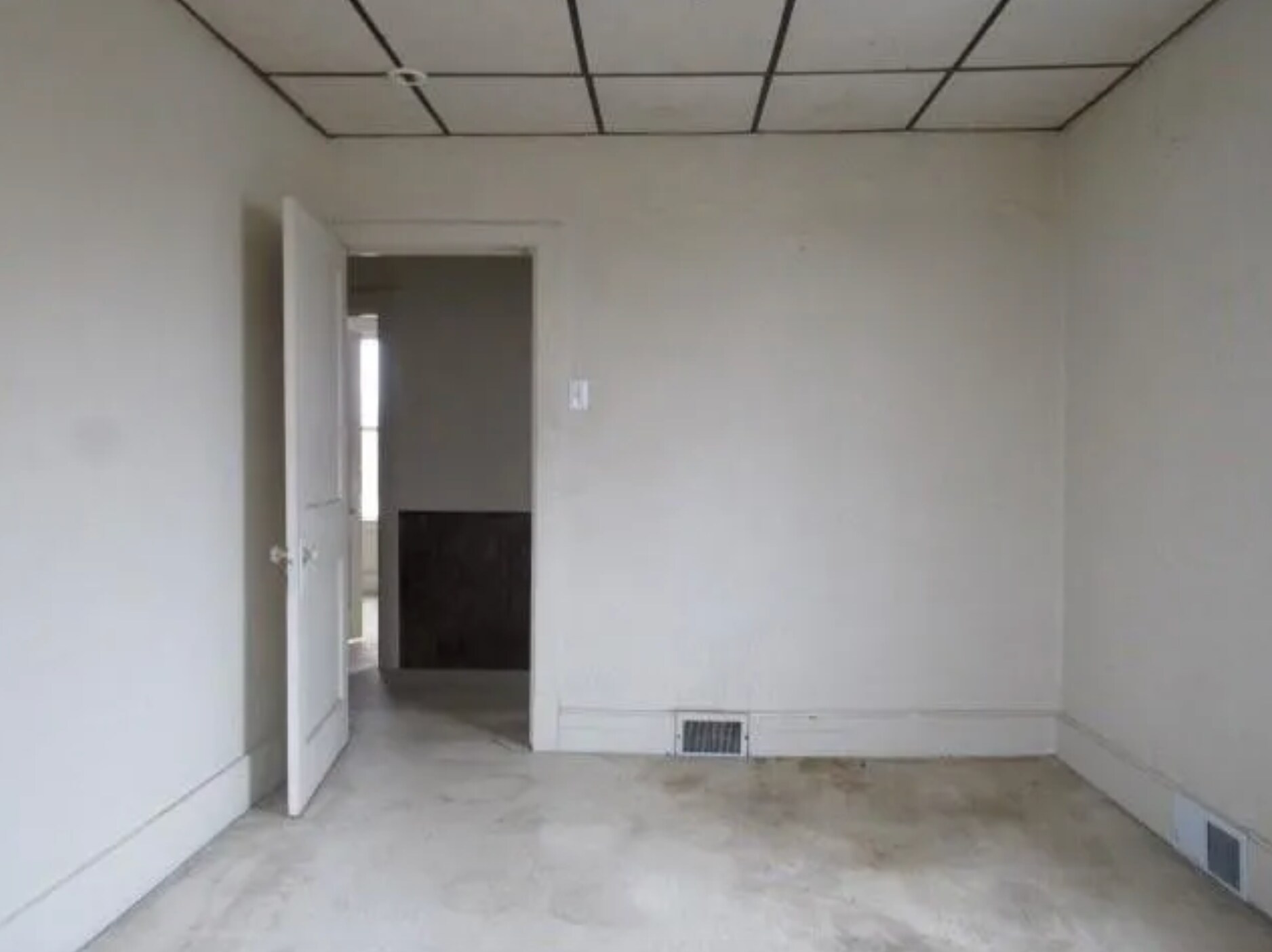 Building Photo - 223 Searight Ave