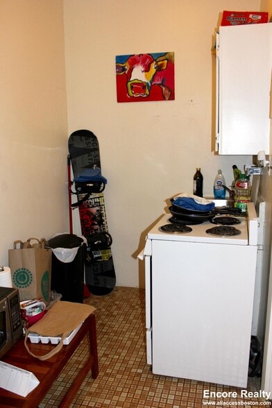 Building Photo - 40 Anderson St