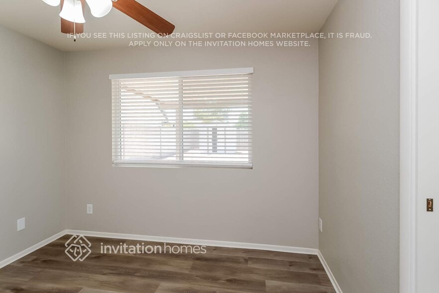 Building Photo - 3819 W Columbine Dr