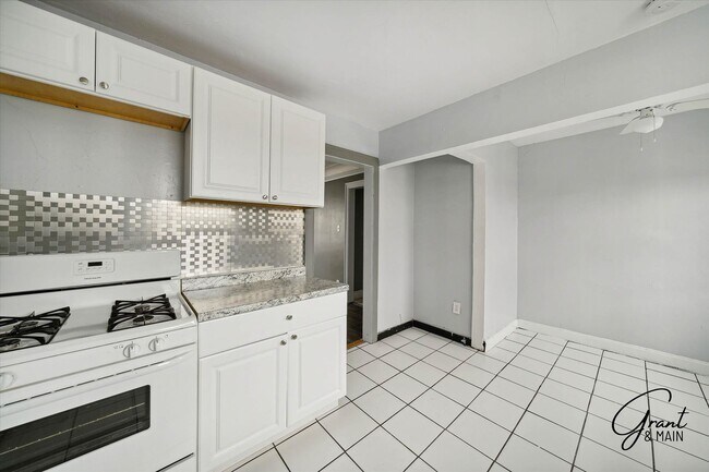 Building Photo - 15886 Woodingham Dr