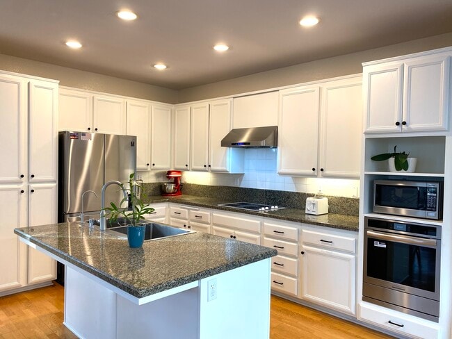 Building Photo - 3755 Torrey Vw Ct