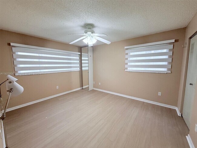 Building Photo - 9352 S Belfort Cir