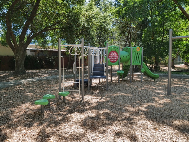 Building Photo - 1937 Gauguin Pl