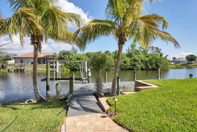 Building Photo - 15736 Lakeland Cir