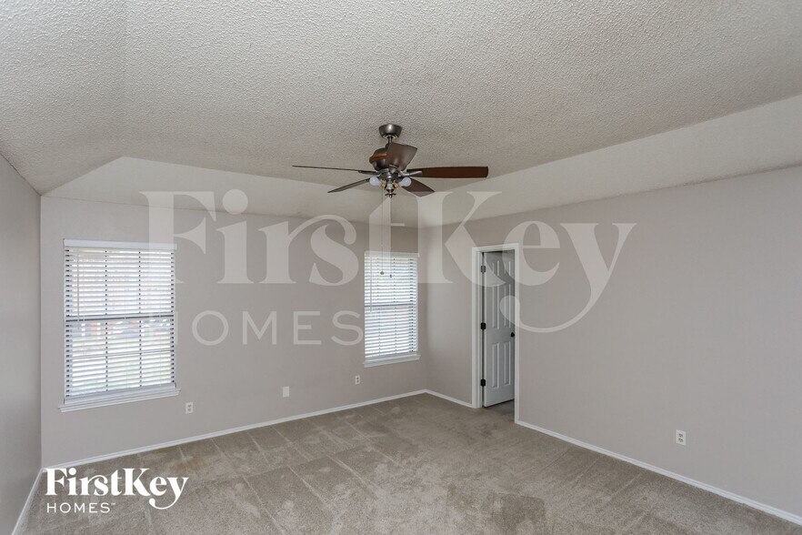 Building Photo - 408 Flagstone Dr