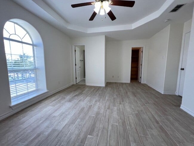 Building Photo - Availability at Ranchway!