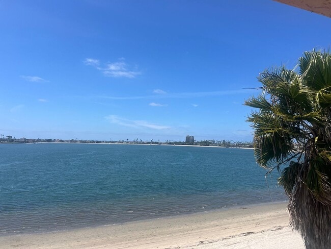 Building Photo - 3802 Riviera Dr