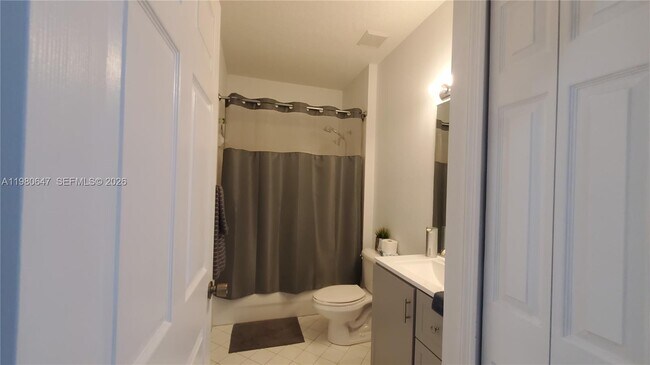 Building Photo - 1225 NE 32nd Ave