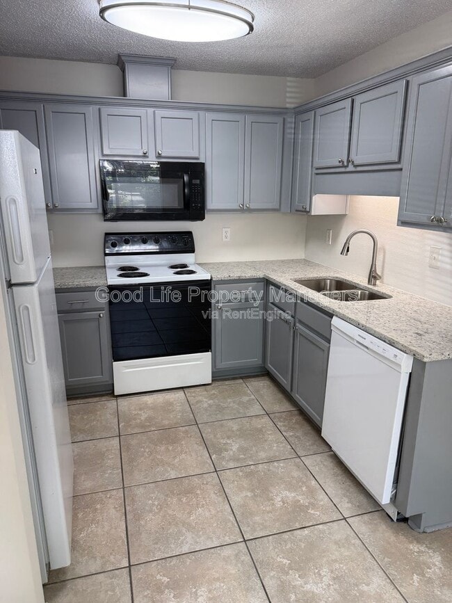 Building Photo - 9980 Bowman Ave