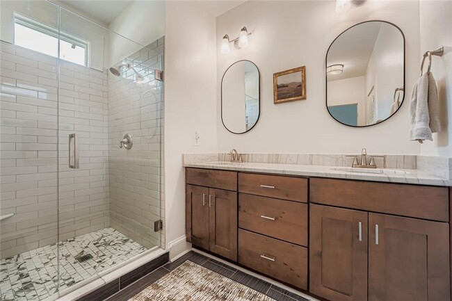 Building Photo - 78 Whitefoord Ave SE