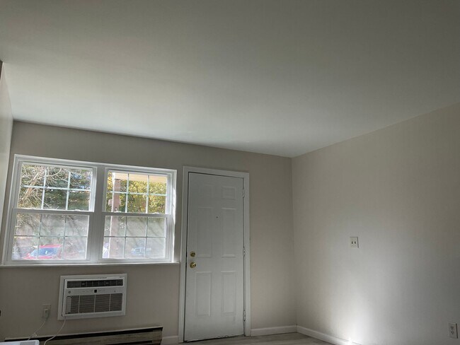 Building Photo - Lovely remodeled 1 bedroom Condo