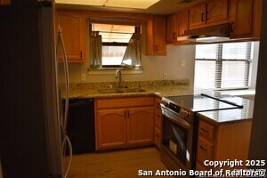 Building Photo - 6819 Heatherbrook