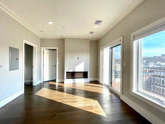 Building Photo - 214 Market St