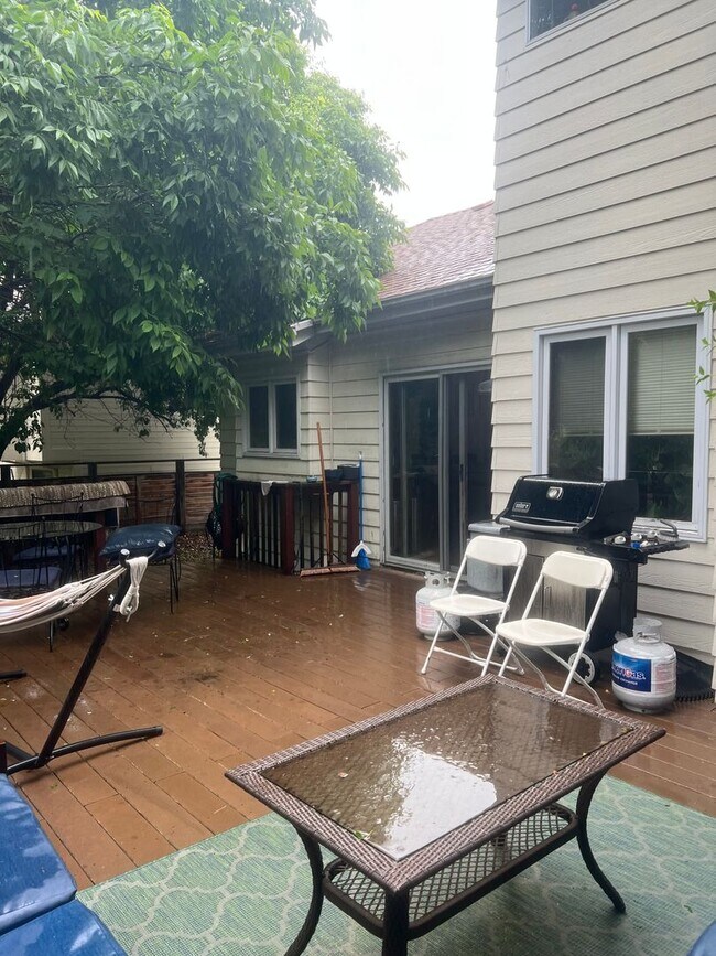 Building Photo - 2568 Vine Pl