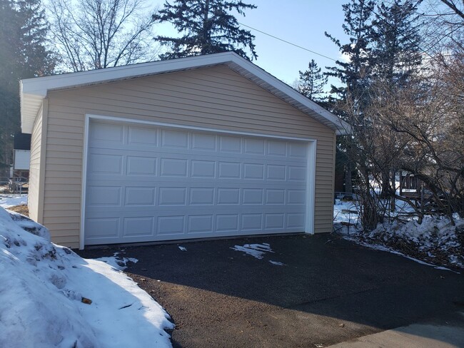 Building Photo - 3 Bed 1 Bath Single Family Home in Rothschild