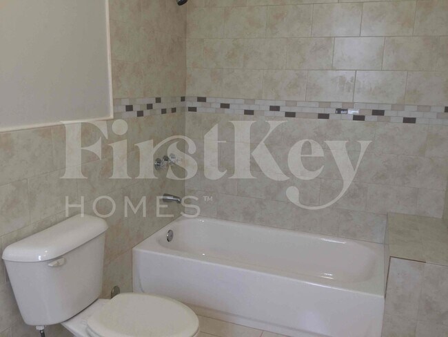 Building Photo - 16410 NW 20th Ave