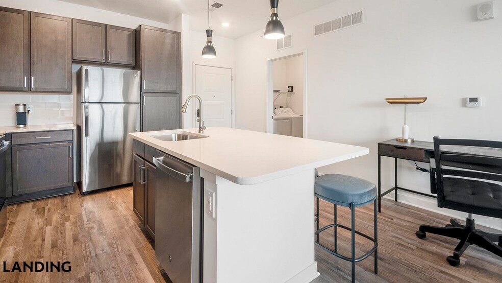 Building Photo - 4670 Merchants Park Cir