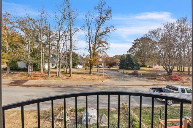 Building Photo - 103 Sunningdale Ct