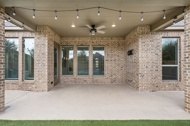 Building Photo - 4014 Emerson Cove Dr