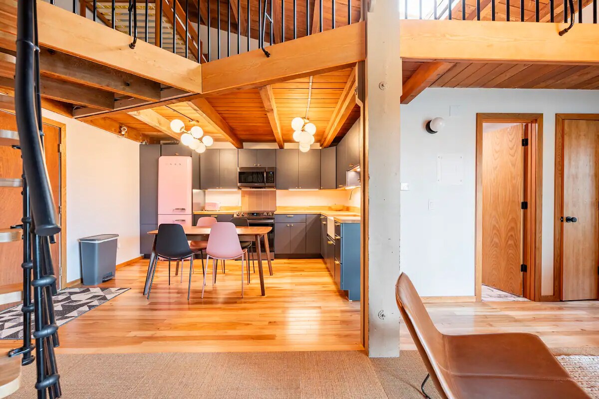 Building Photo - 2200 Lodgepole Cir