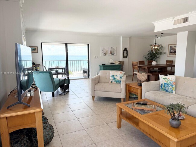 Building Photo - 5415 Collins Ave