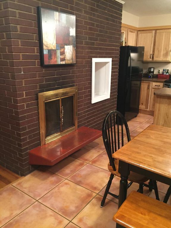 Building Photo - 2401 Thomas Ave