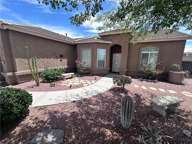 Building Photo - 2792 La Paloma Dr