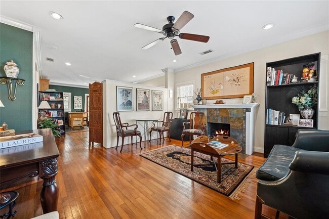 Building Photo - 511 Peden St