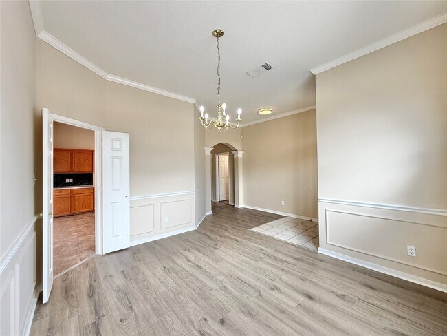 Building Photo - 25335 Rayford Crest Dr