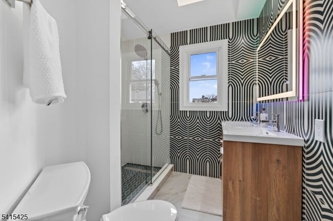 Building Photo - 21 Lombardy Pl