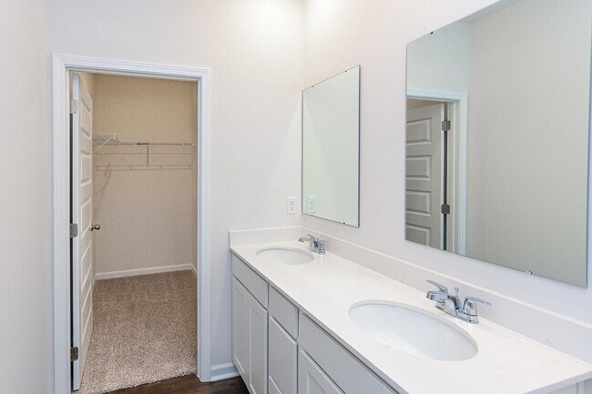 Building Photo - 103 Betty Garrett Dr