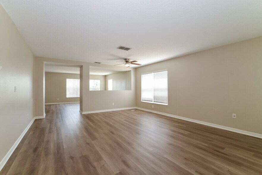 Building Photo - 4729 Barbados Loop
