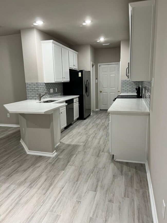 Building Photo - 114 N Camellia Grove Cir
