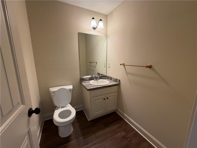 Building Photo - 2125 Savannah Dr